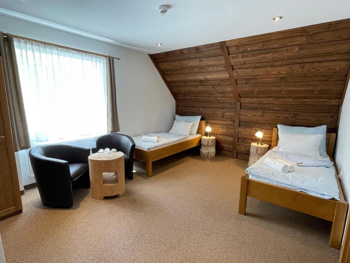 Hotel Kristian Kubova Huť Esterno foto