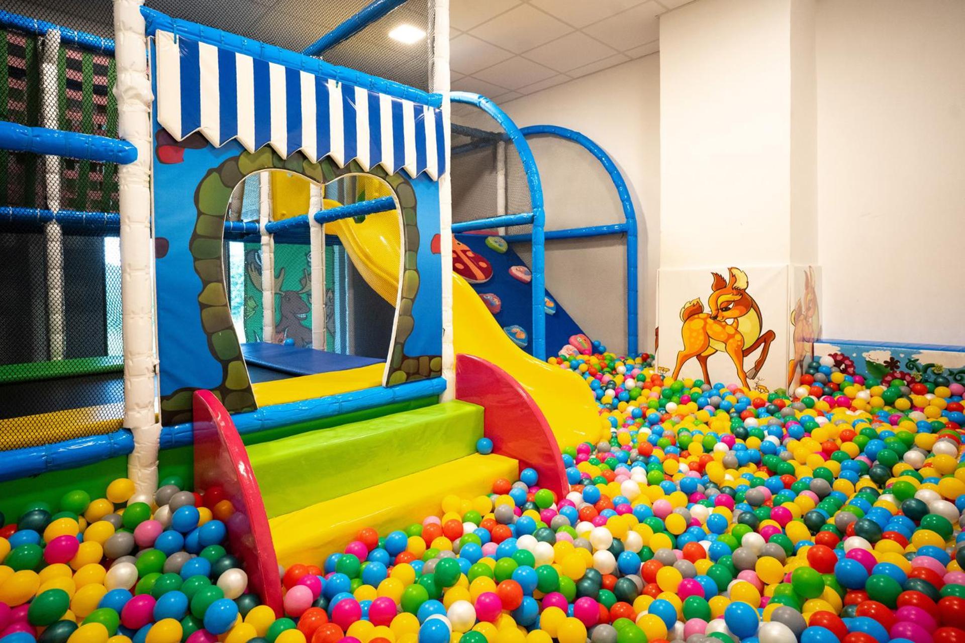 Hotel Kristian Kubova Huť Esterno foto