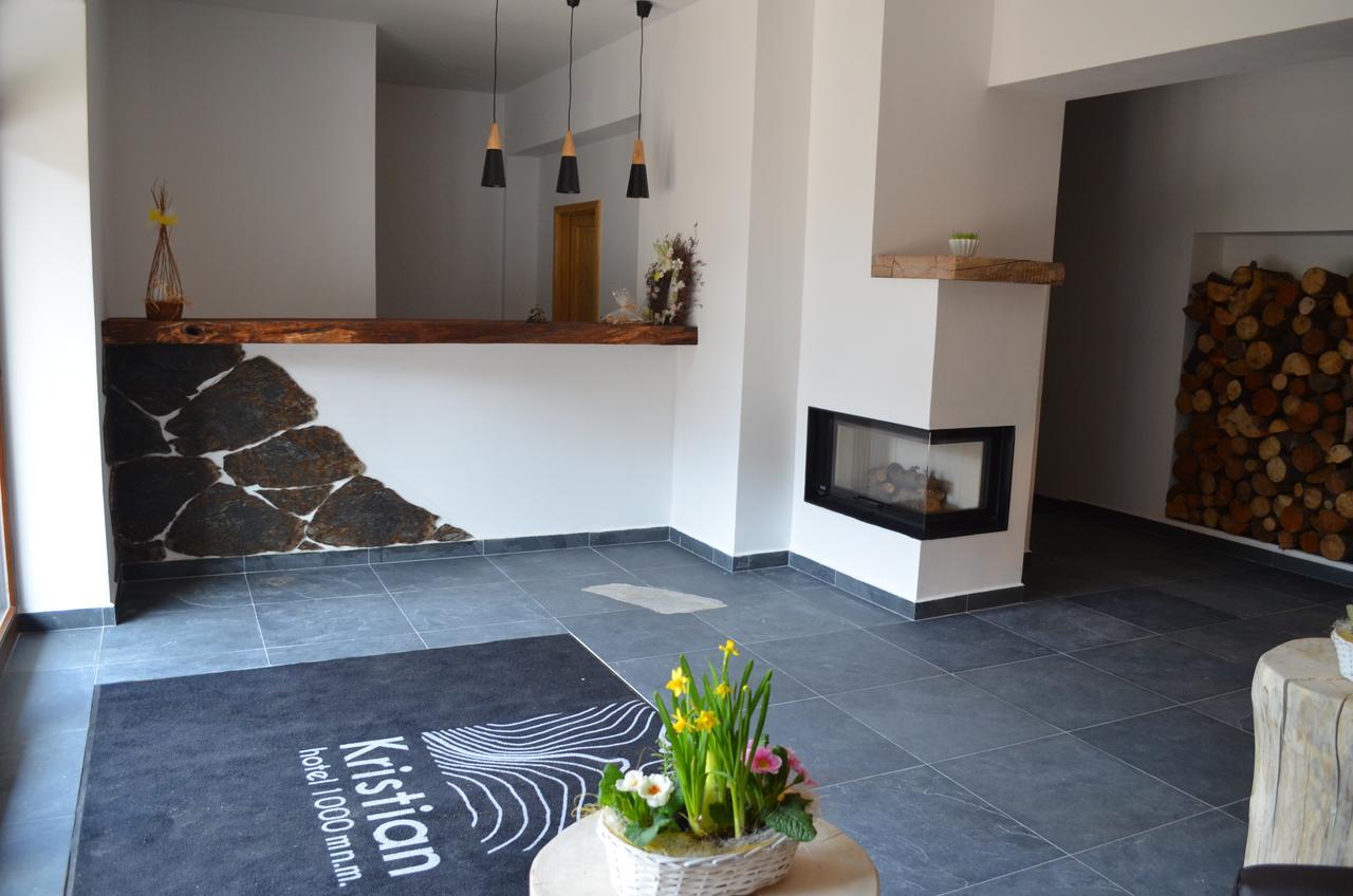 Hotel Kristian Kubova Huť Esterno foto